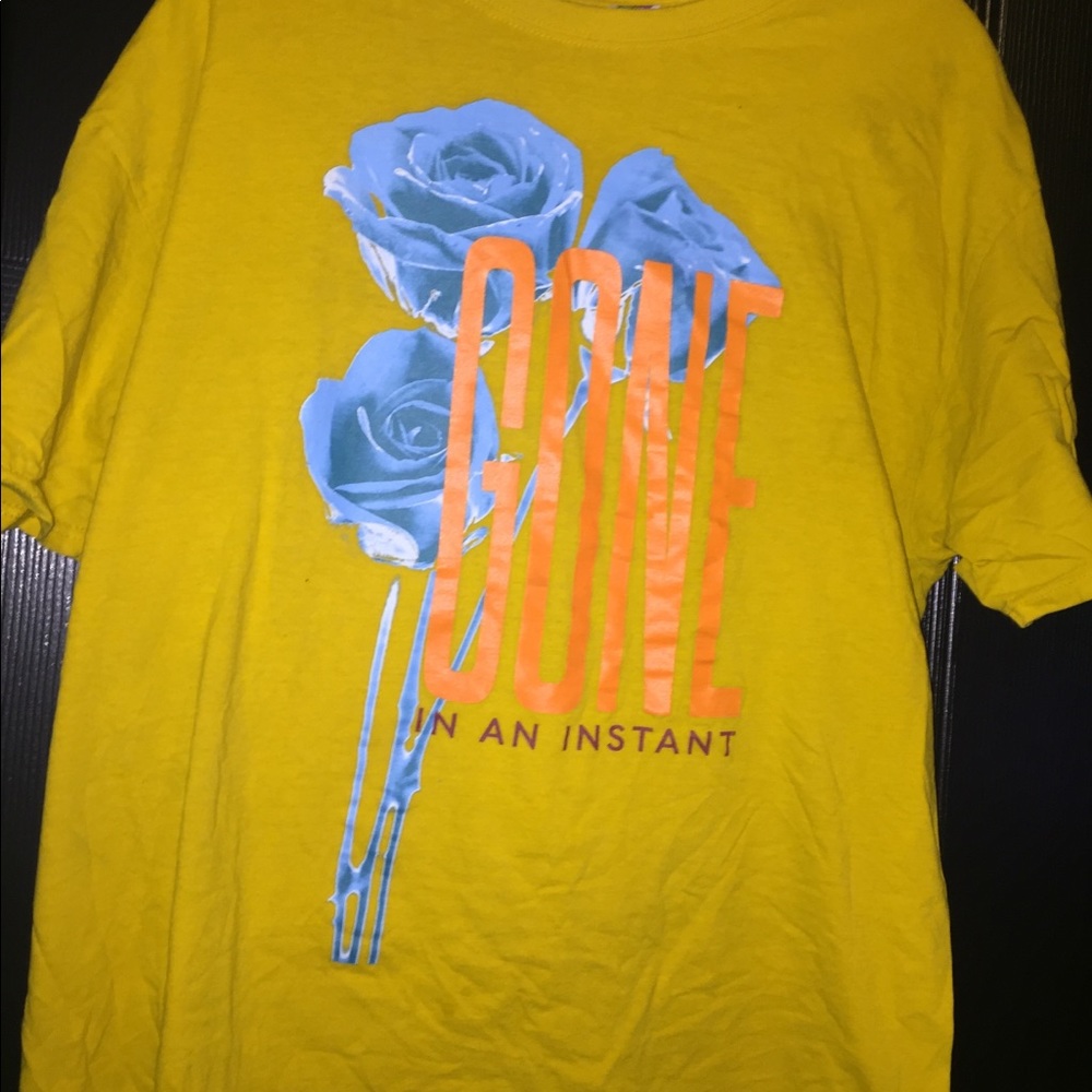 Rue21 yellow rose T-shirt